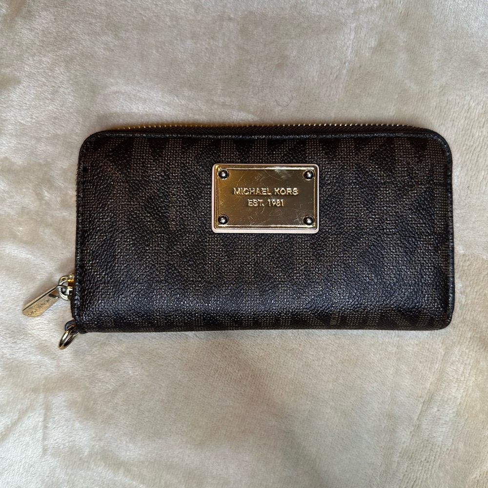 Michael Kors Dark Brown Zip Wallet